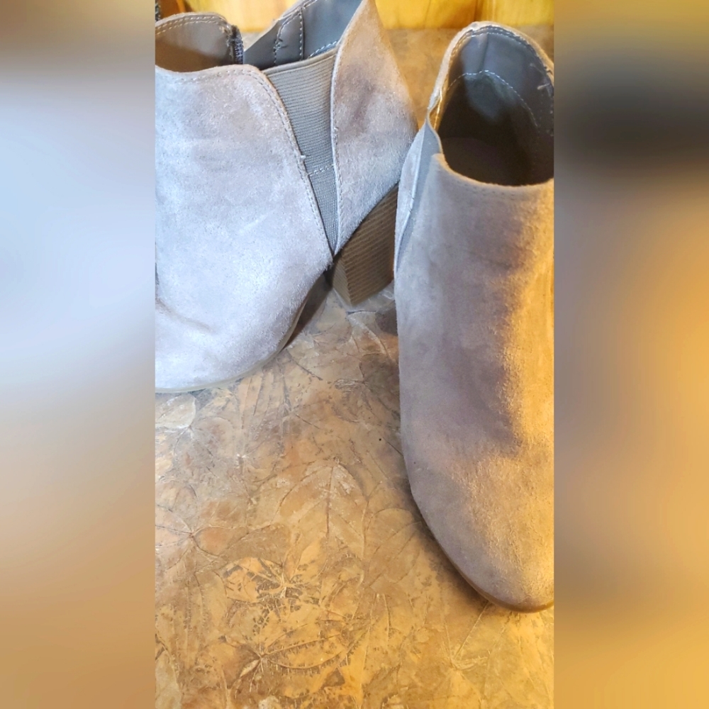 Suede boots